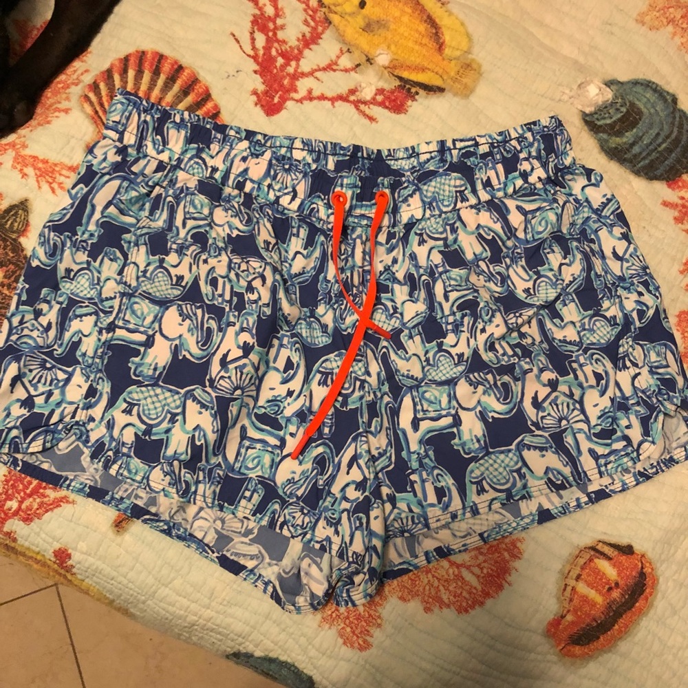 EUC Lilly Pulitzer Run around shorts sz Medium